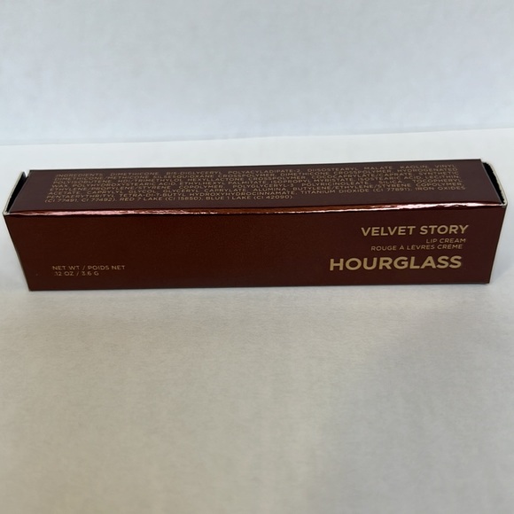Hourglass Velvet Story Lip Cream in Hint - Picture 1 of 3